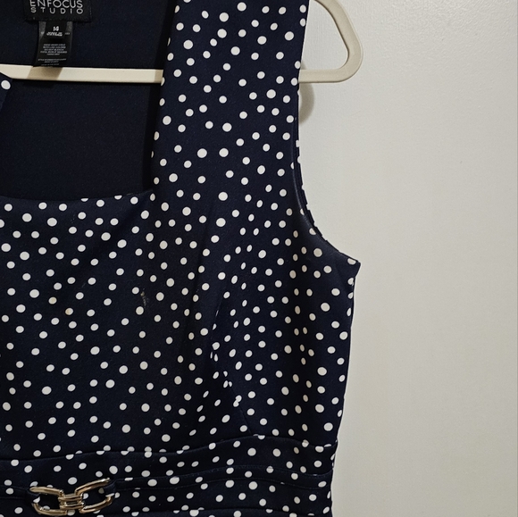 Dress - Picture 4 of 9